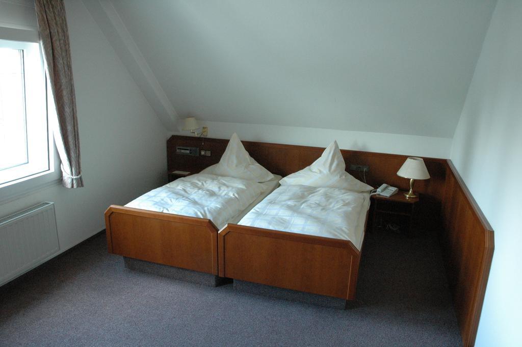 Hotel Heyder Burscheid Exteriör bild